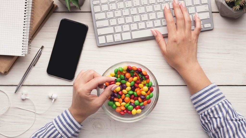 Vending Machines: 25-Second Delay Encourages Healthy Eating