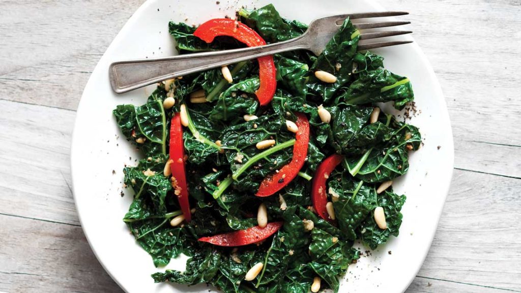 sauted kale with peppers and garlic