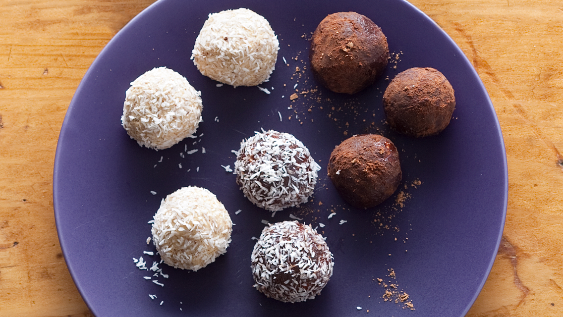 almond butter protein balls