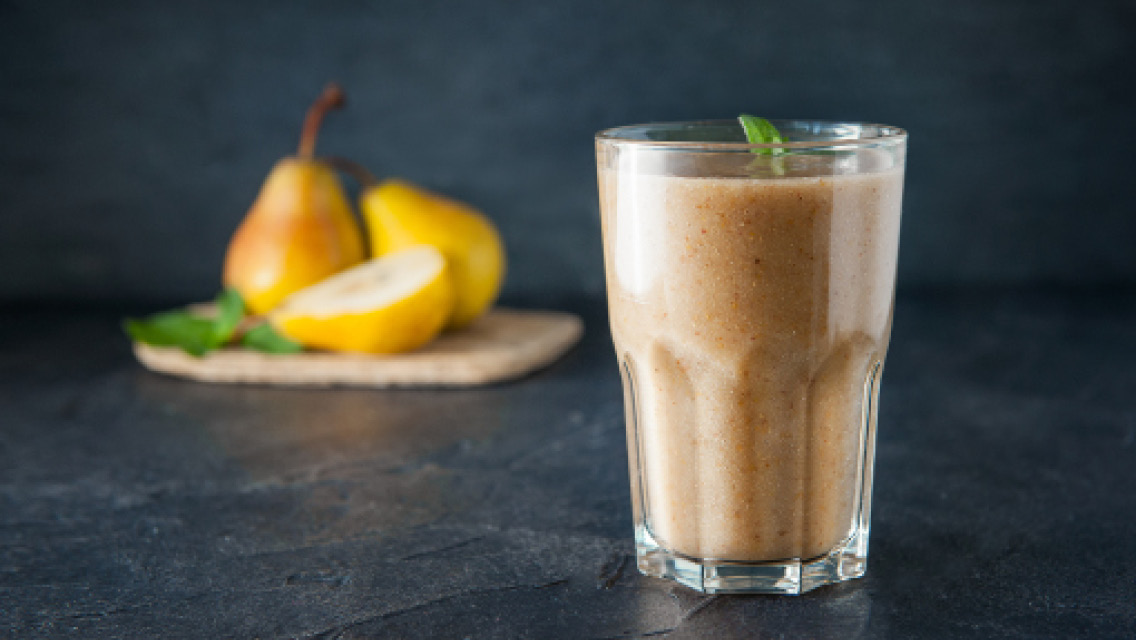 a ginger pear smoothie