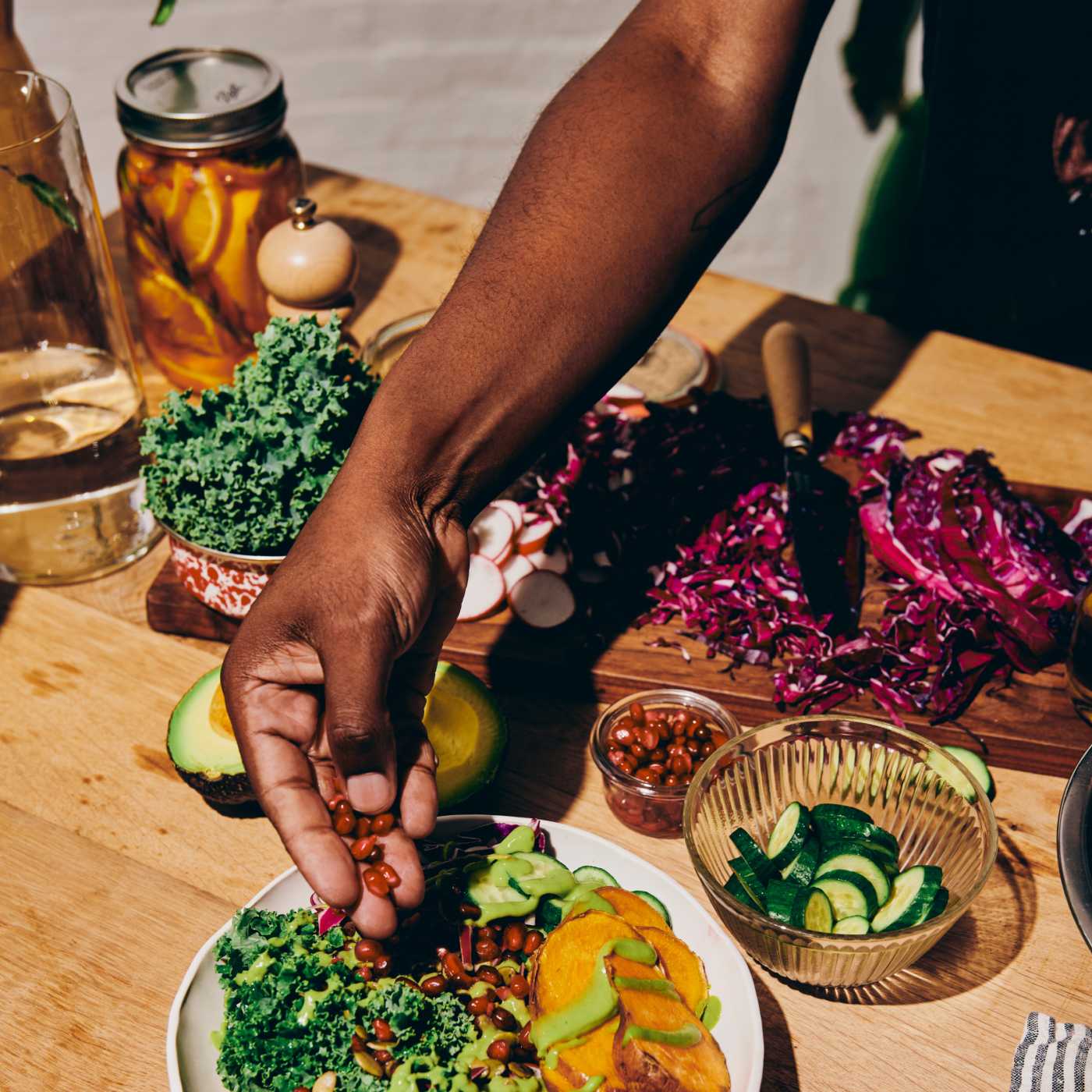 hand making food