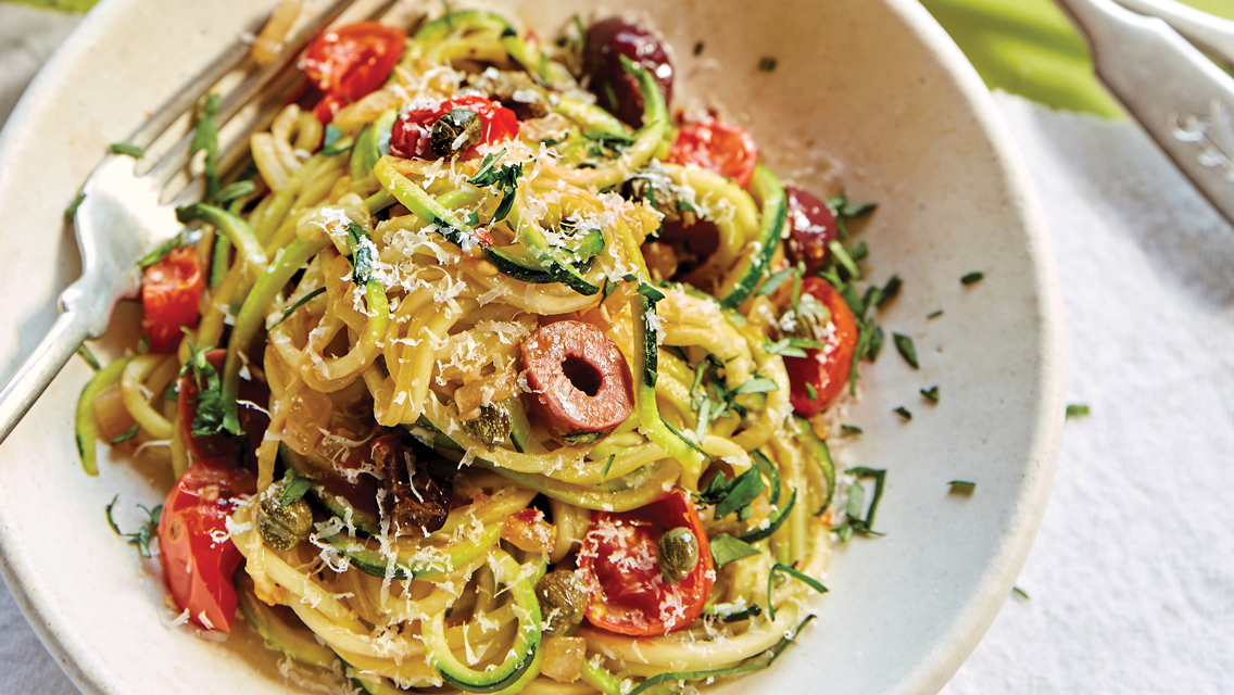spiralized zucchini with olives and tomatoes