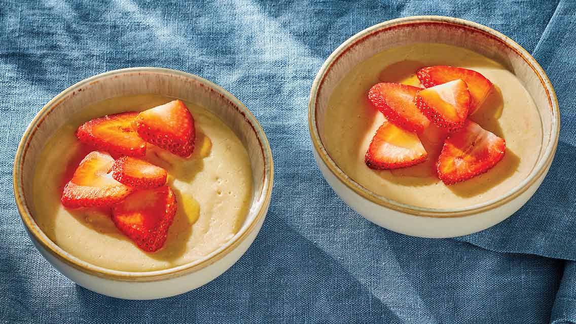 maple porridge topped with strawberries