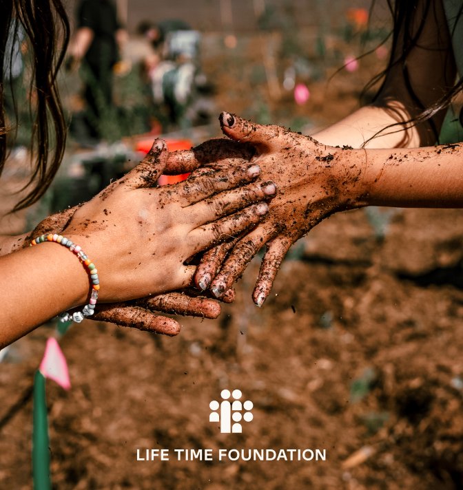 hands with dirt on them