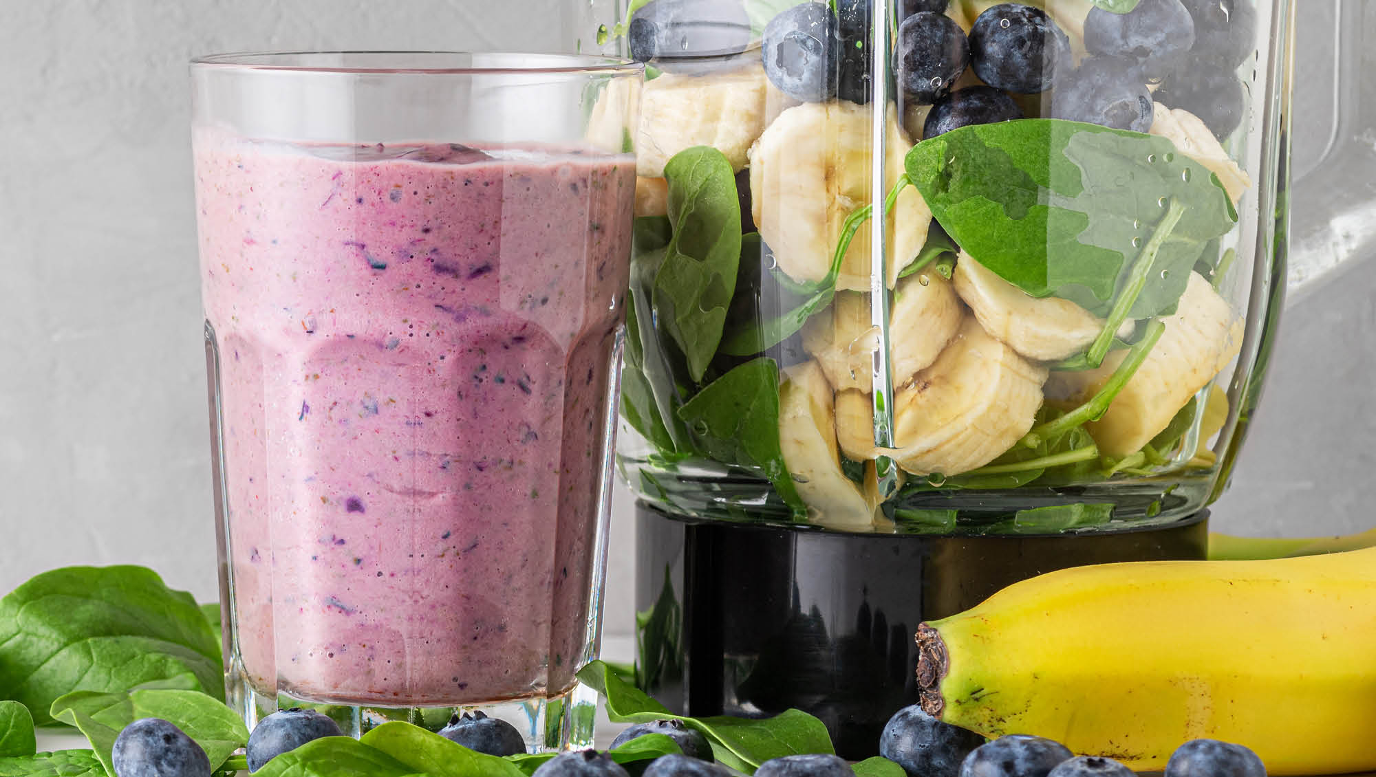 blender and smoothie