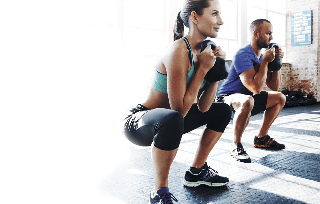 Full length shot of a group of athletes working out with kettle bells in the gymhttp://195.154.178.81/DATA/i_collage/pu/shoots/805959.jpg